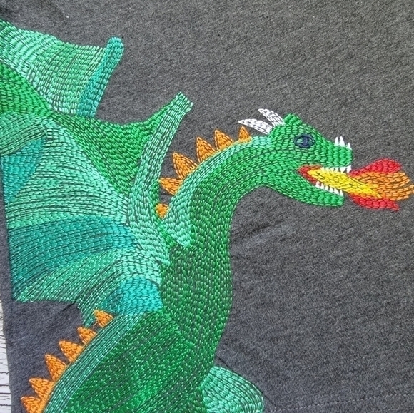 Embroidered Superstitch Dragon T-Shirt NWT - Picture 7 of 9